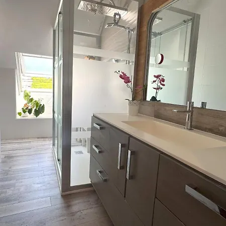 Bascuas House With Ocean Views