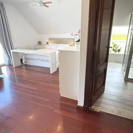 Dom wakacyjny Bascuas House With Ocean Views *