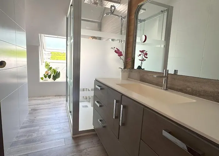 Bascuas House With Ocean Views