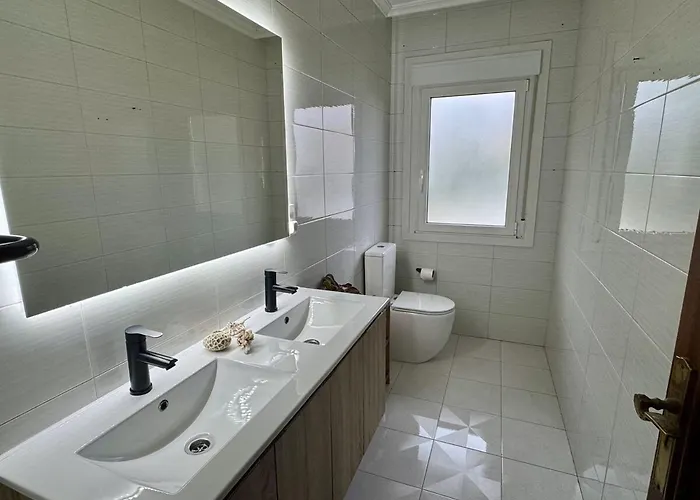 Bascuas House With Ocean Views