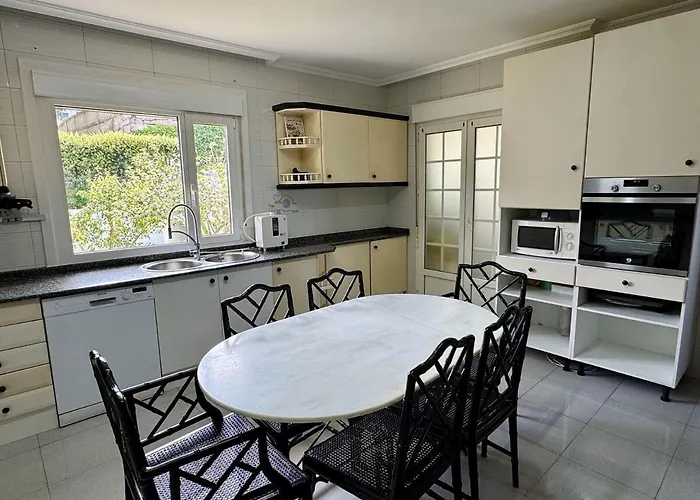 Bascuas House With Ocean Views *