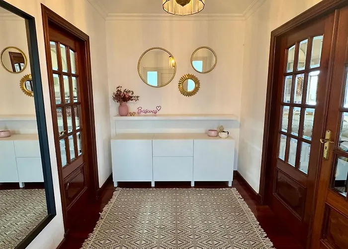 Hébergement de vacances Bascuas House With Ocean Views *