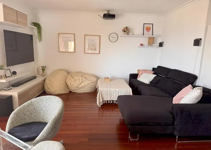 Bascuas House With Ocean Views Hébergement de vacances *